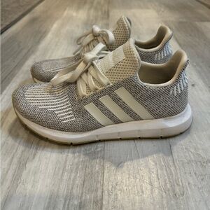 Adidas run swift bundle 2 pairs